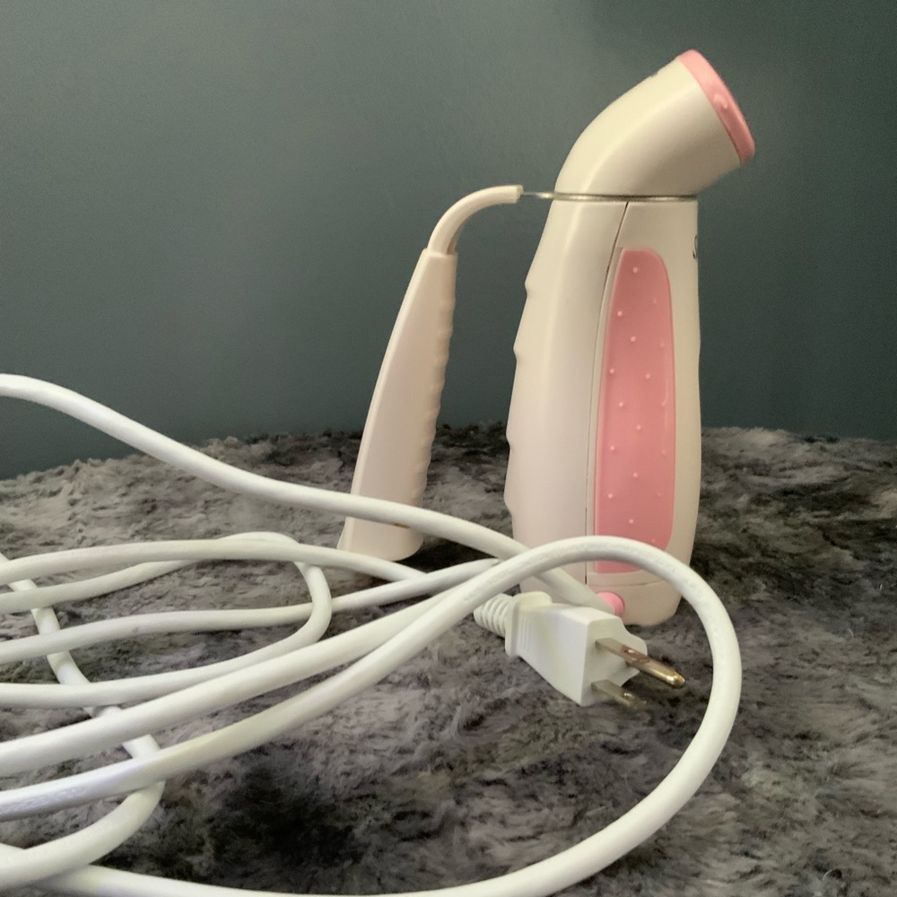 SALAV Handheld Steamer Pink ( Travel Size) - Picture 4 of 7
